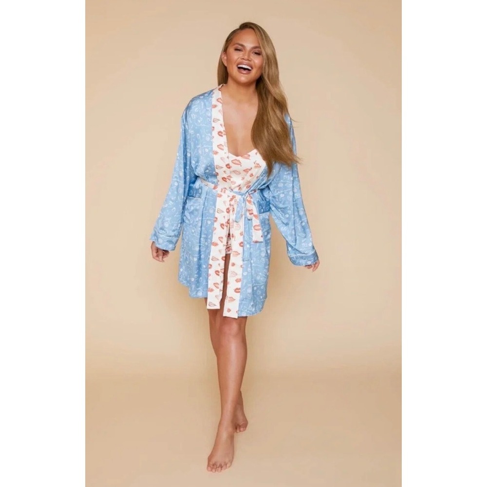 Cravings by Kassatex silky reversible robe red and white lip print and blue